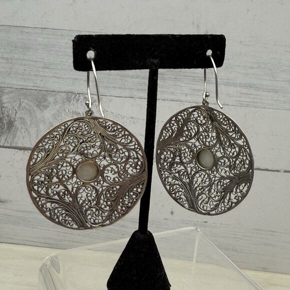 Sterling Silver 925 Filigree Round with Mother of Pearl Accent Earrings 23g - Picture 6 of 9